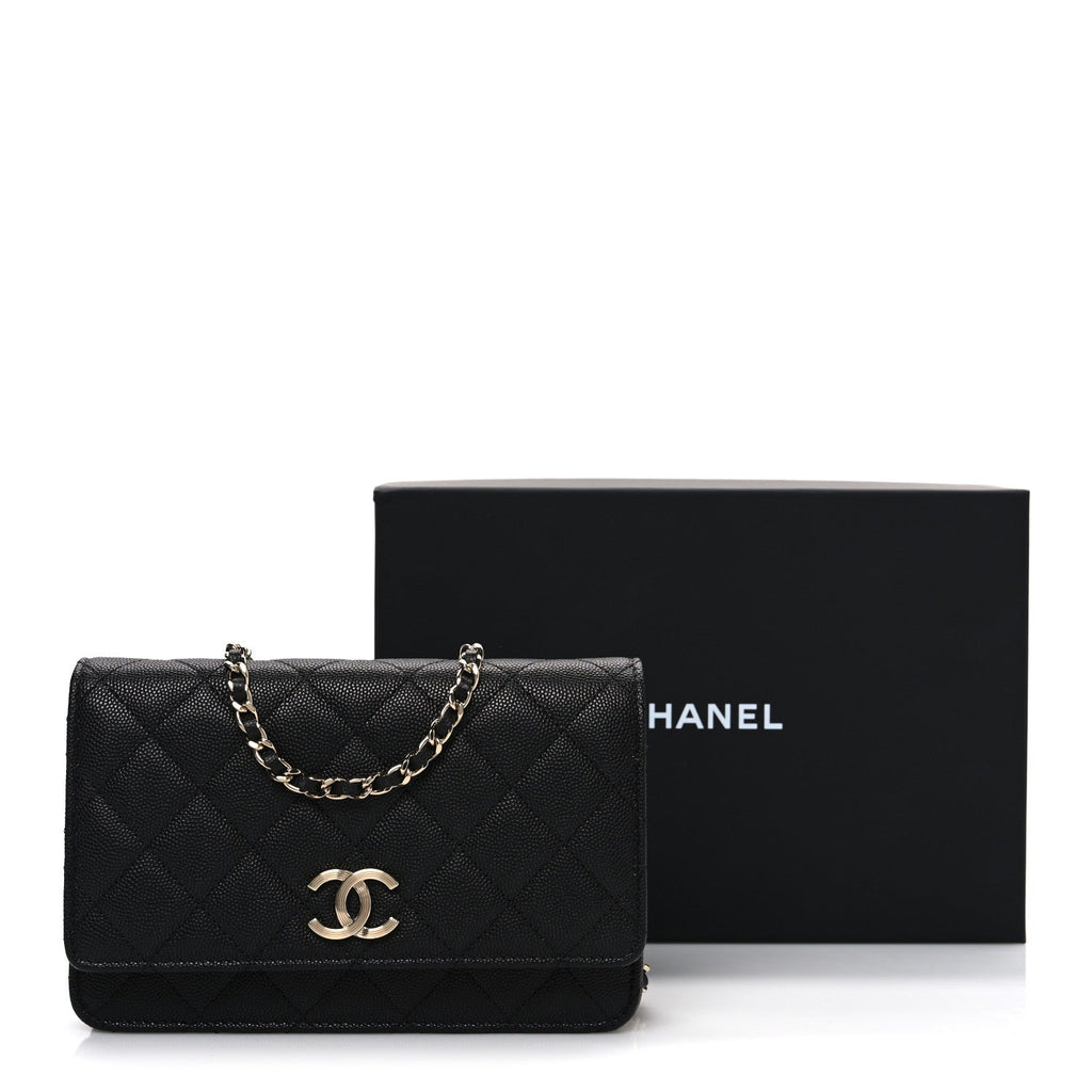 Caviar Quilted Striated CC Wallet On Chain WOC Black