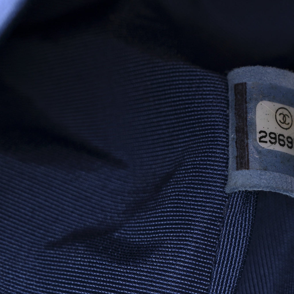 Caviar Quilted Medium Boy Flap Dark Blue