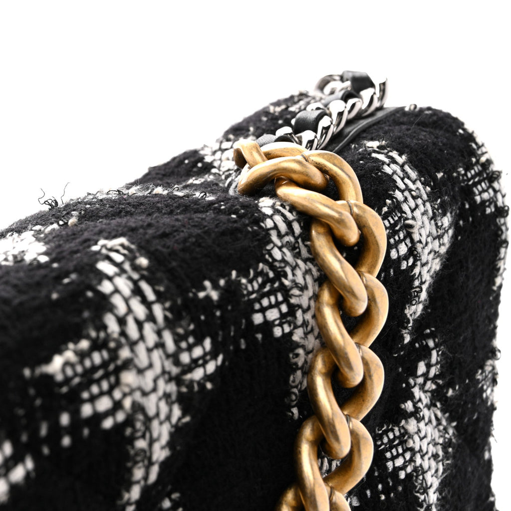 Tweed Quilted Maxi Chanel 19 Flap Black White