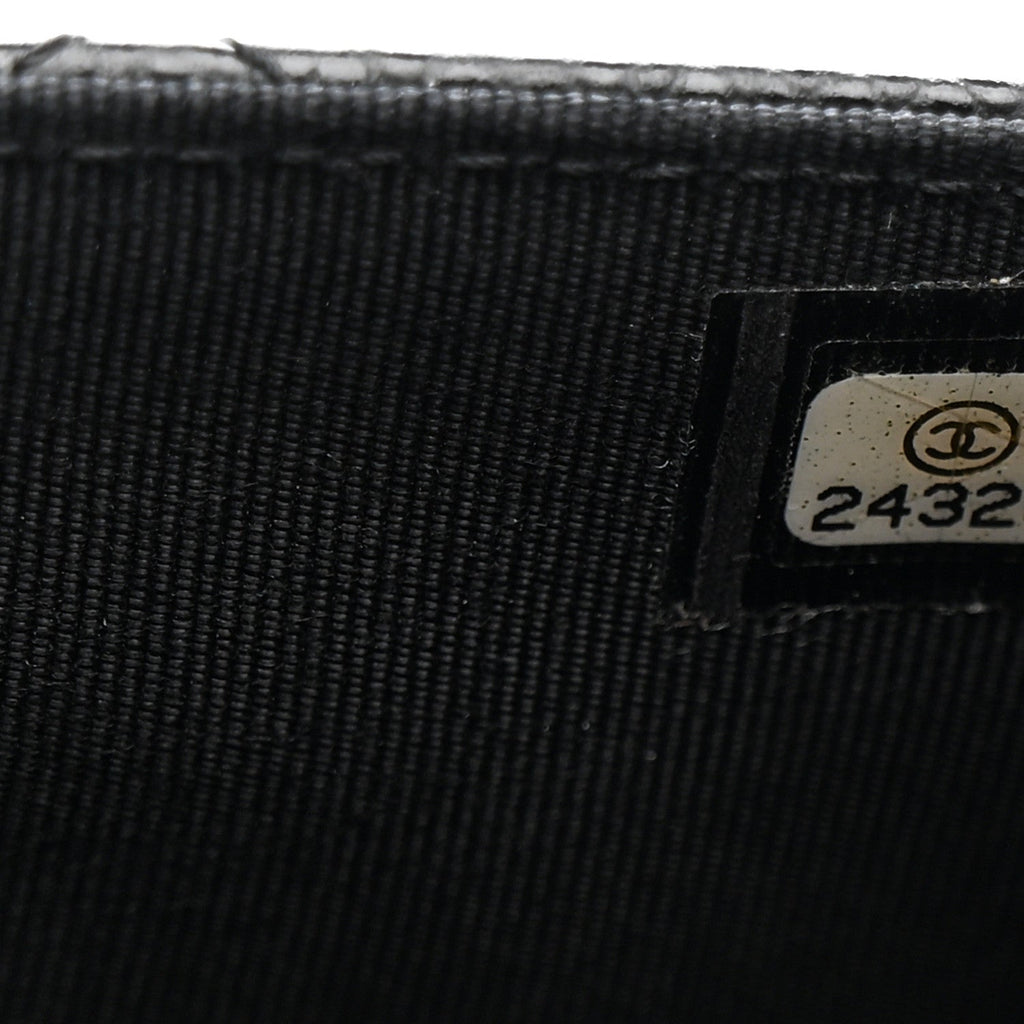 Caviar Quilted Wallet on Chain WOC Black