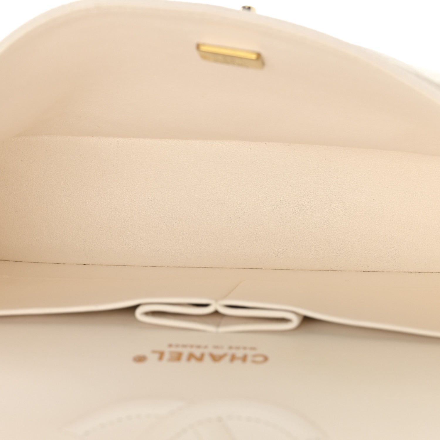 Caviar Quilted Medium Double Flap White