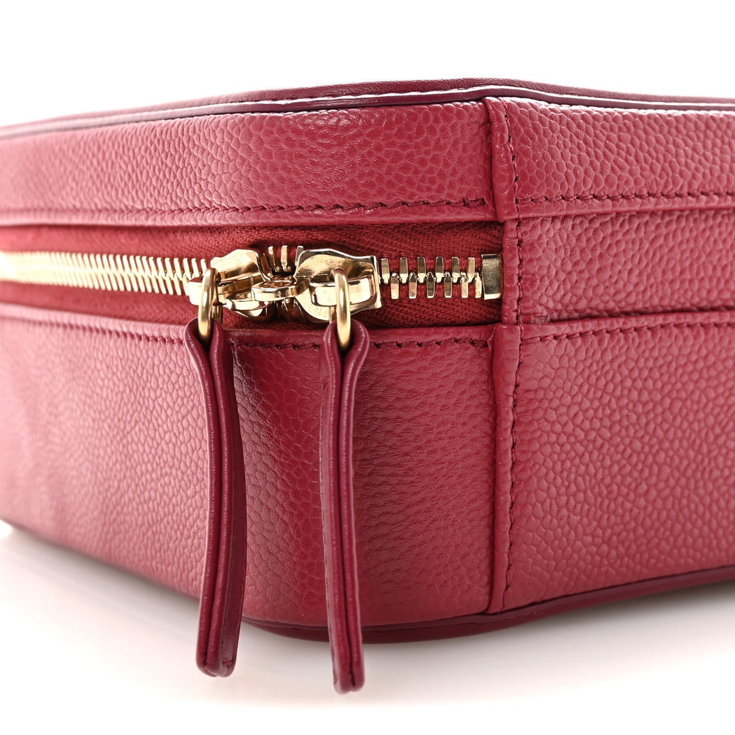 Caviar Quilted Medium CC Filigree Vanity Case Burgundy
