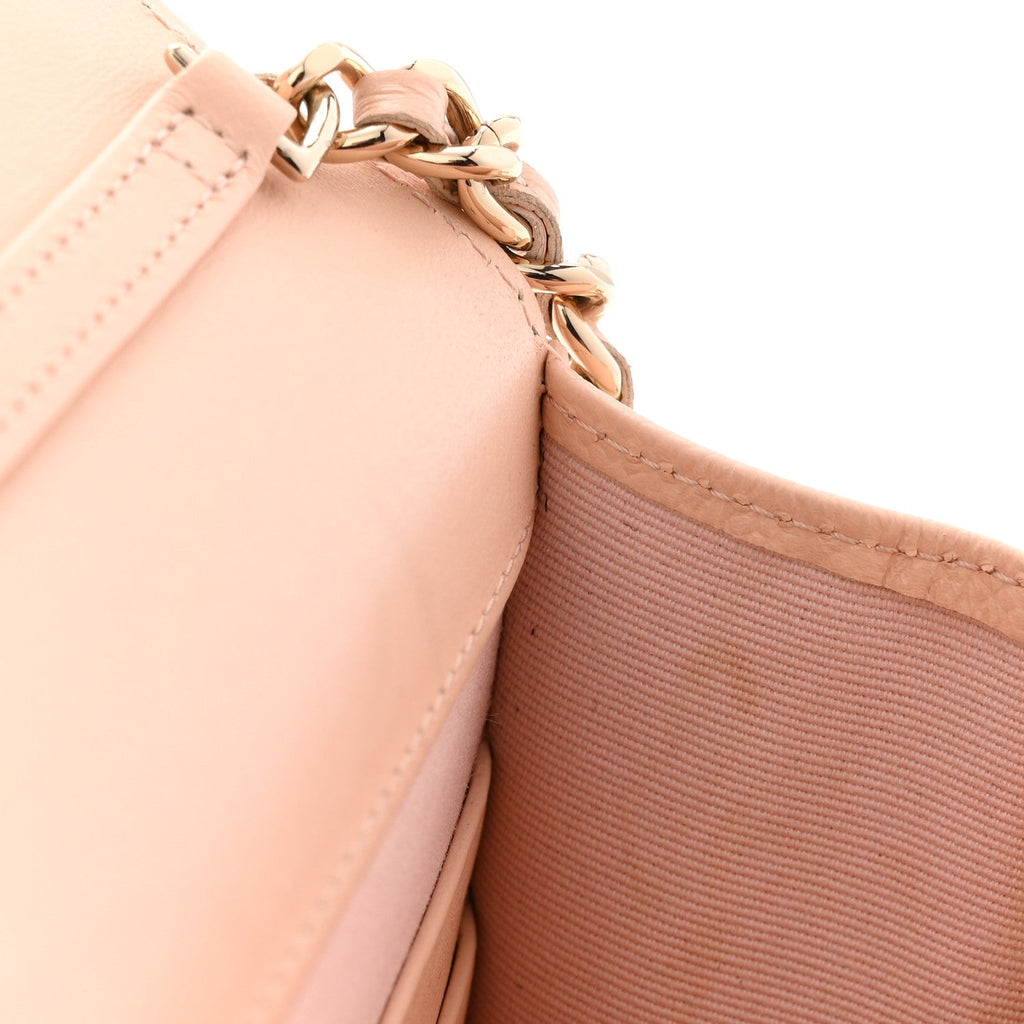 Caviar Quilted CC Turnlock Wallet On Chain WOC Beige