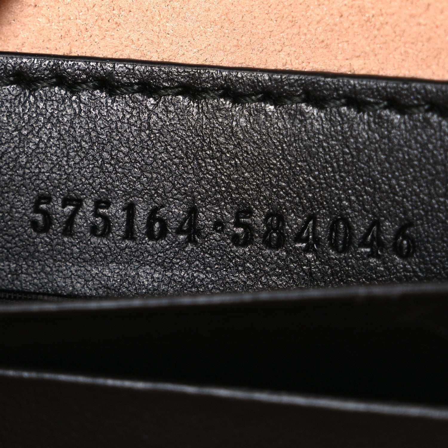 Calfskin Matelasse GG Marmont Round Wrist Wallet Black