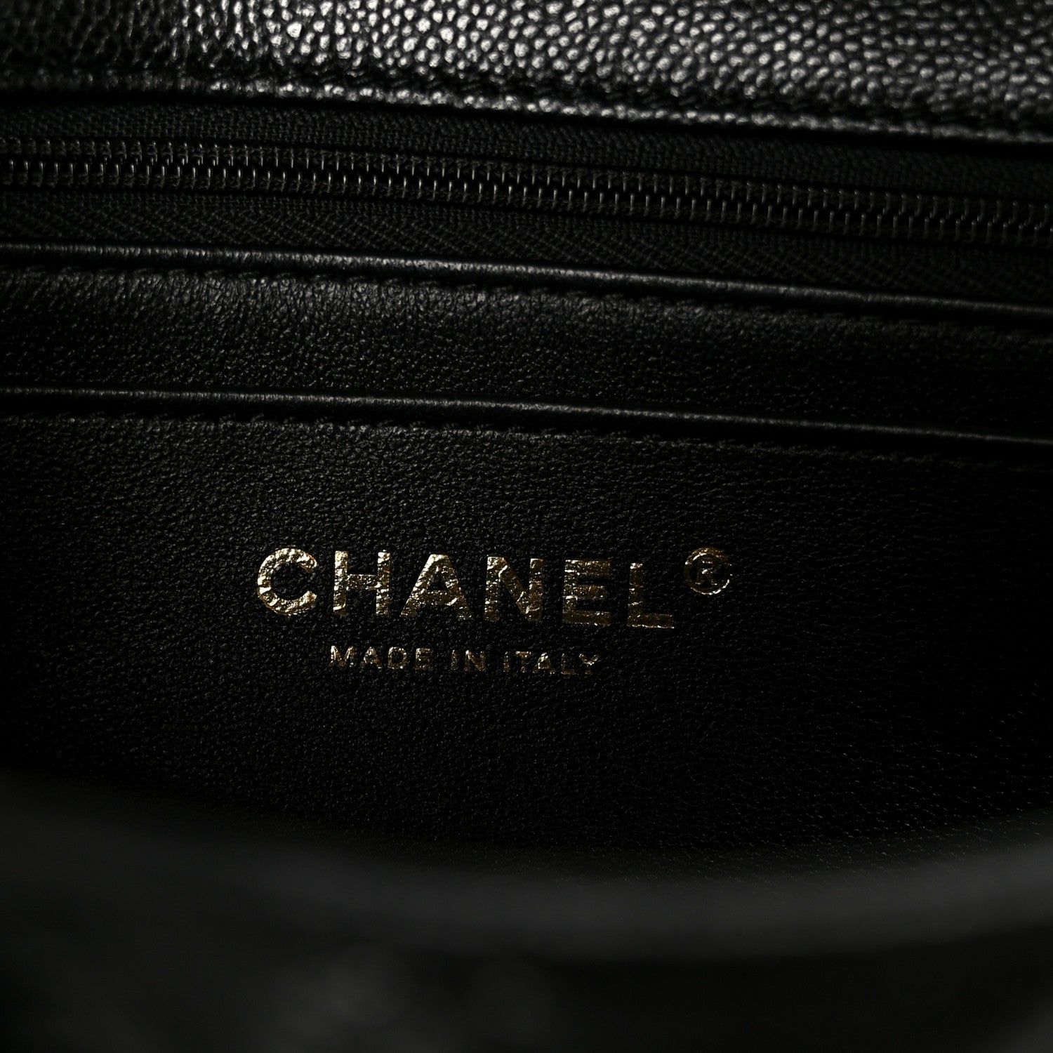 Caviar Quilted Small Handy CC Flap Black