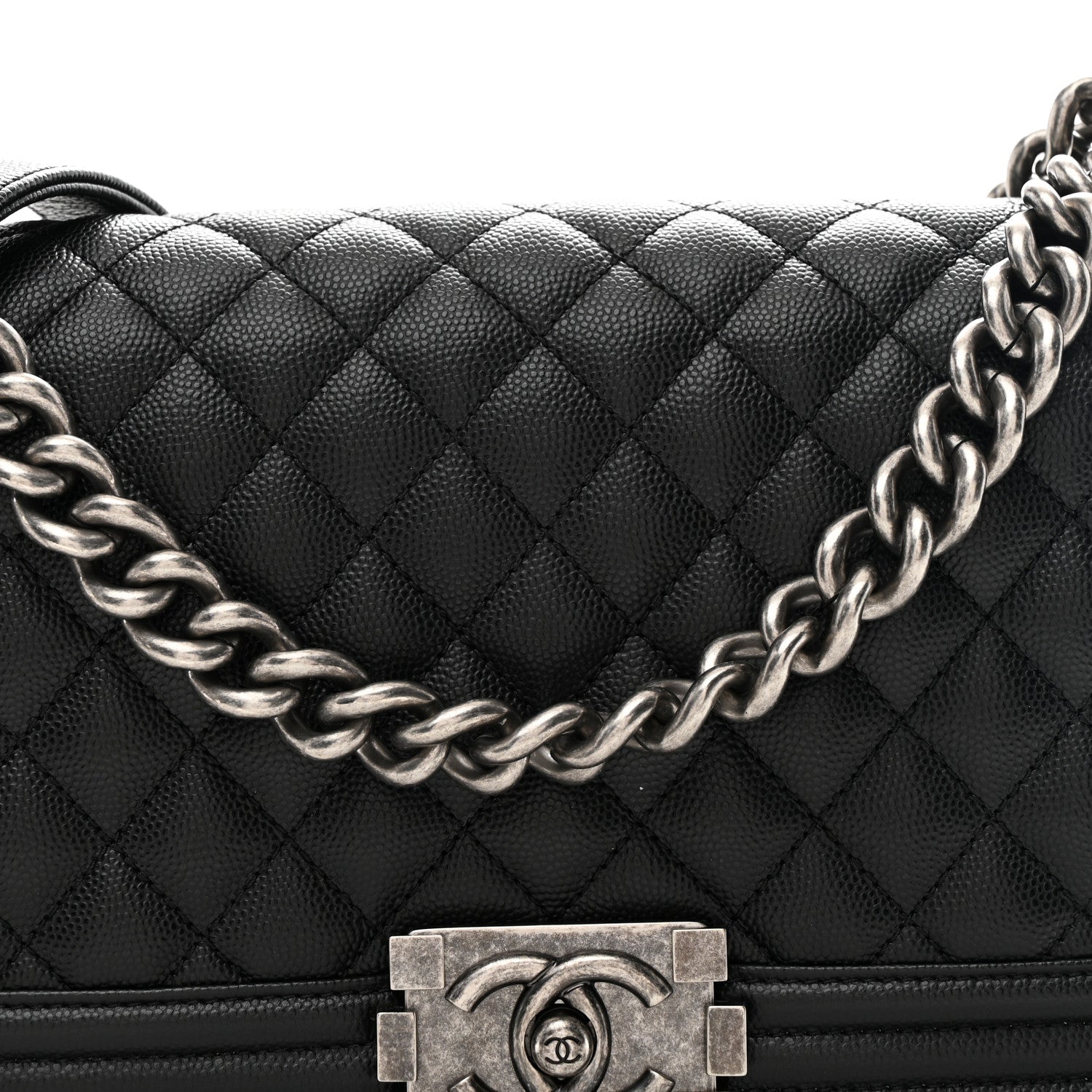 Caviar Quilted Medium Boy Flap Black