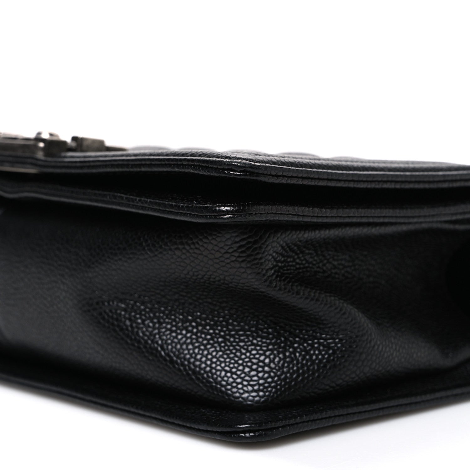 Caviar Quilted Medium Boy Flap Black