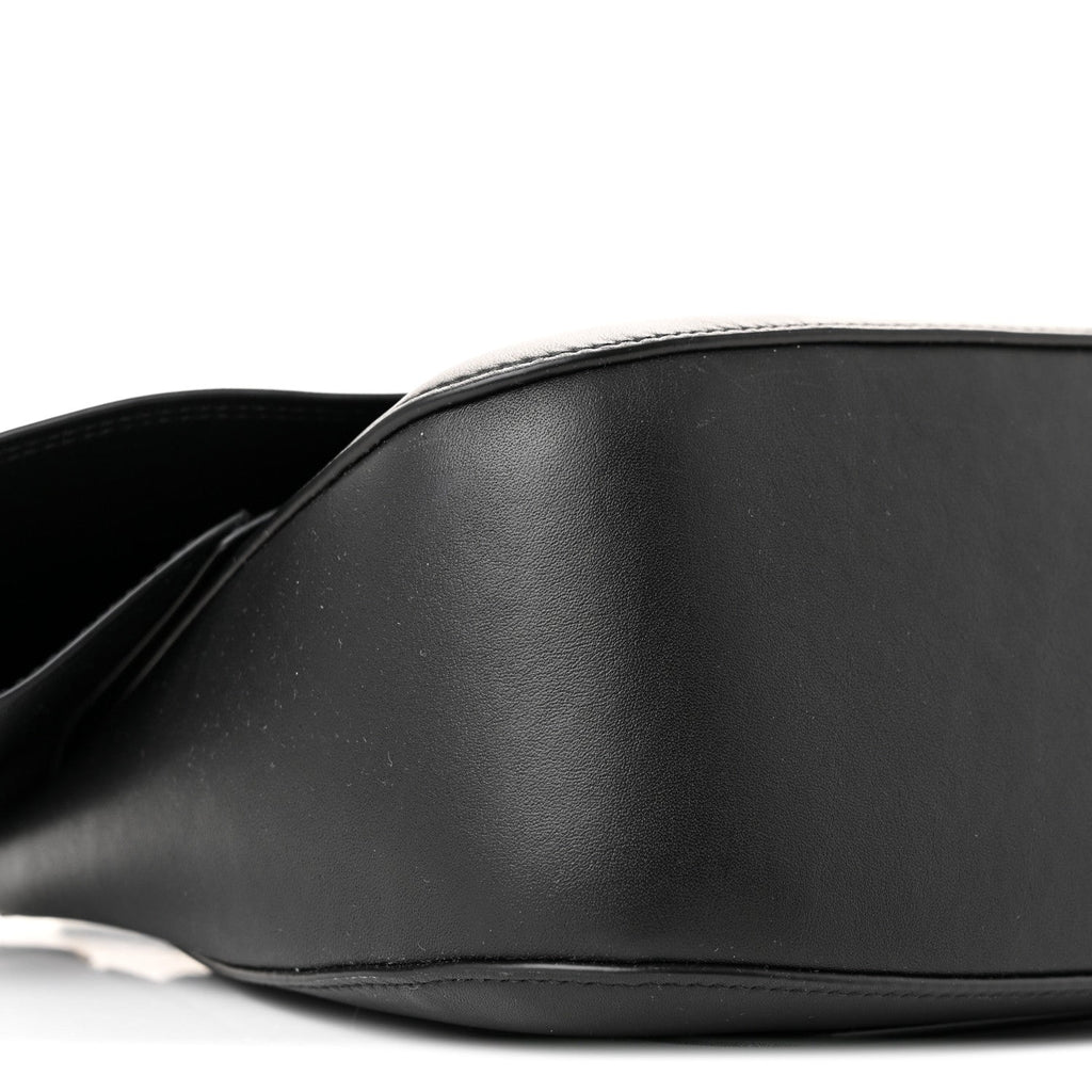 Smooth Calfskin Donut Chain Medium Ola Shoulder Bag Black