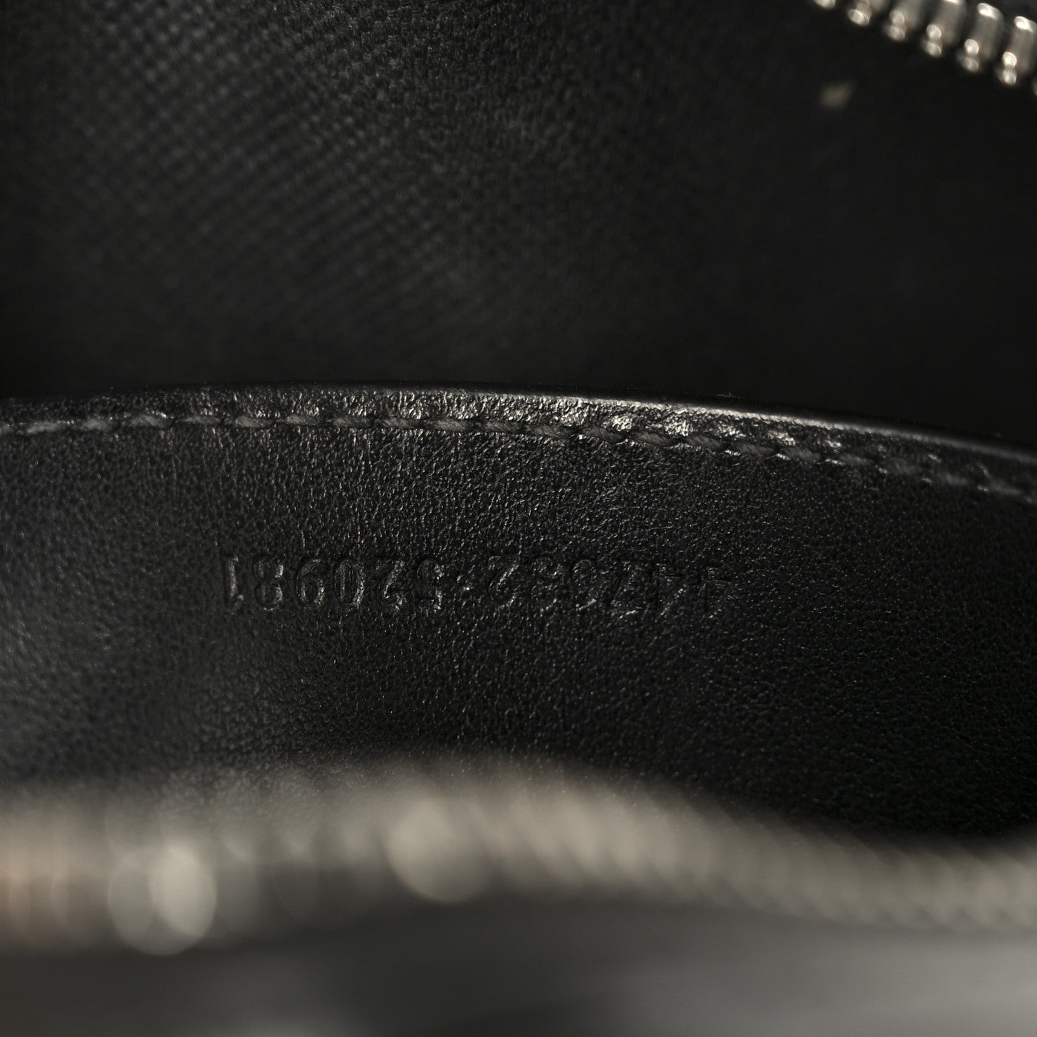 Calfskin Matelasse Monochrome Small GG Marmont Chain Shoulder Bag Black
