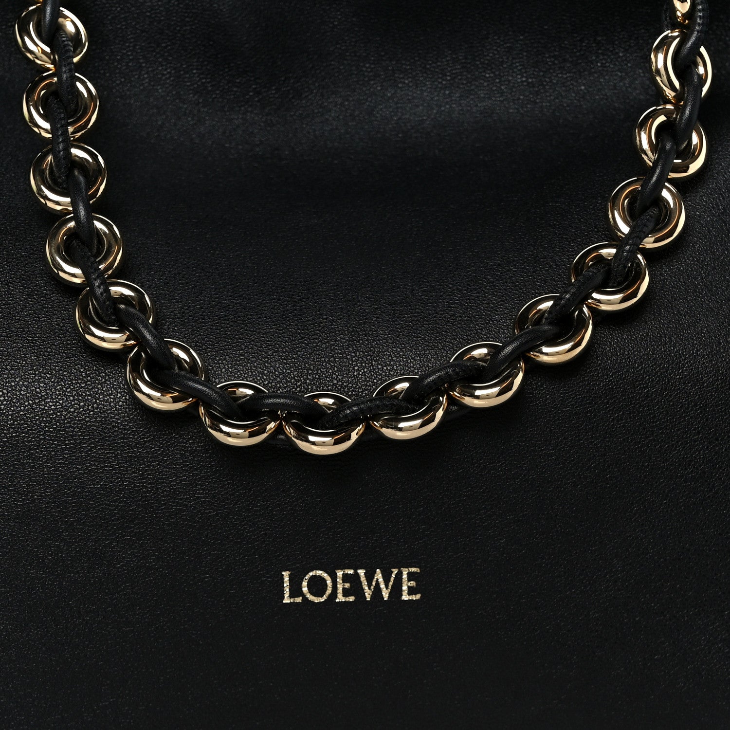 Mellow Nappa Medium Donut Chain Flamenco Knot Clutch Black