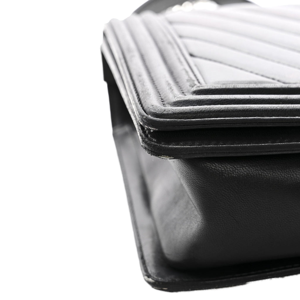 Calfskin Chevron Quilted New Medium Boy Flap Black