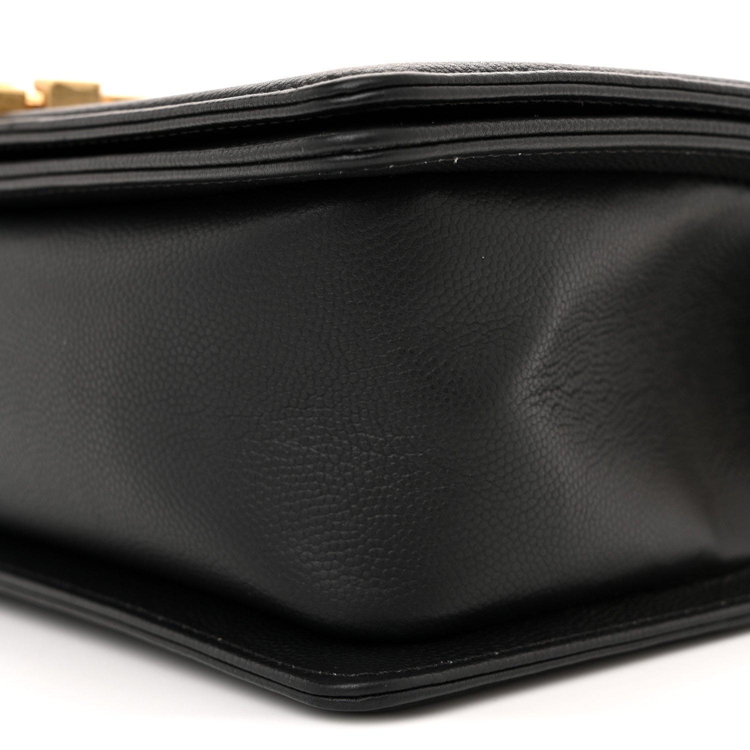 Caviar Quilted Medium Boy Flap Black