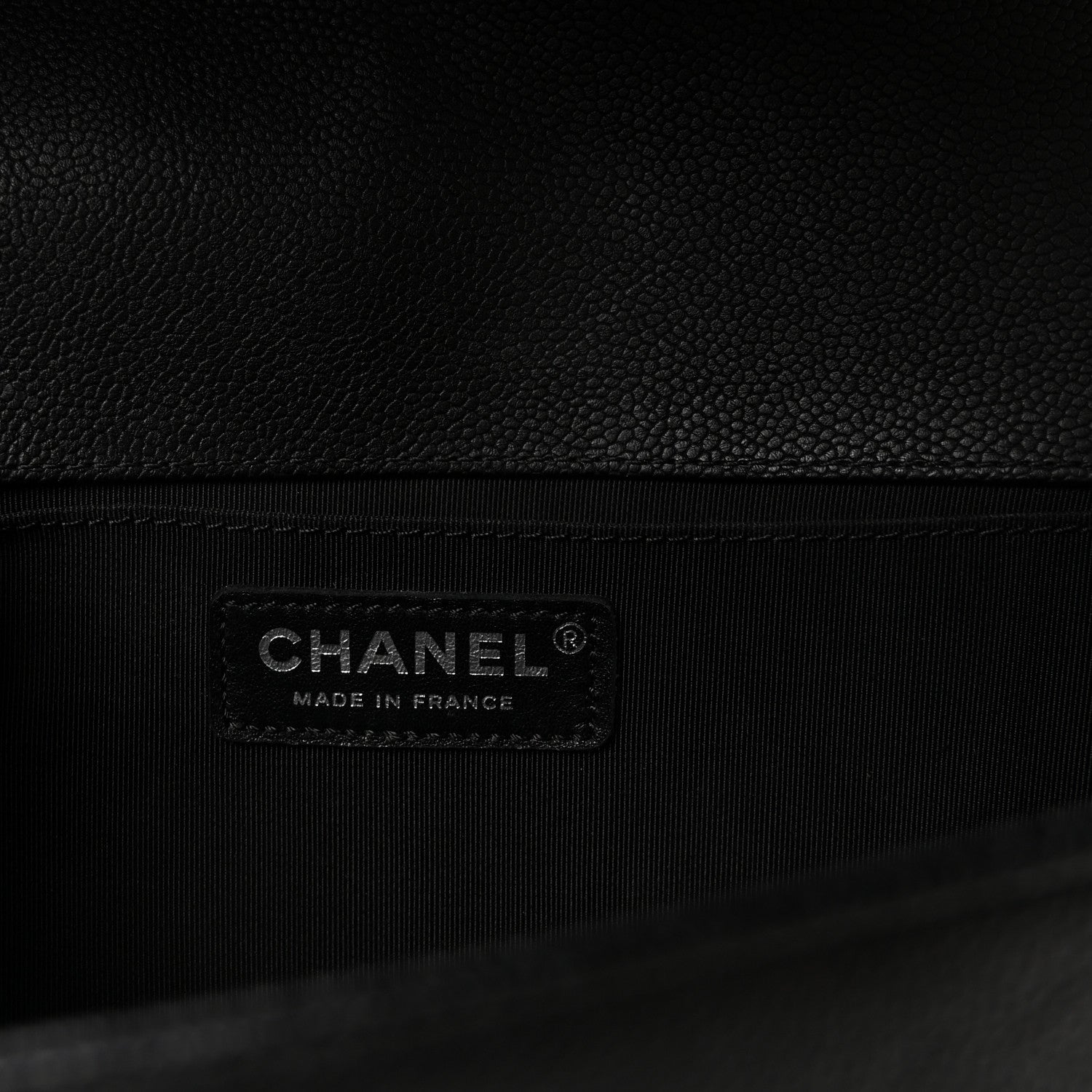Caviar Quilted Medium Boy Flap Black