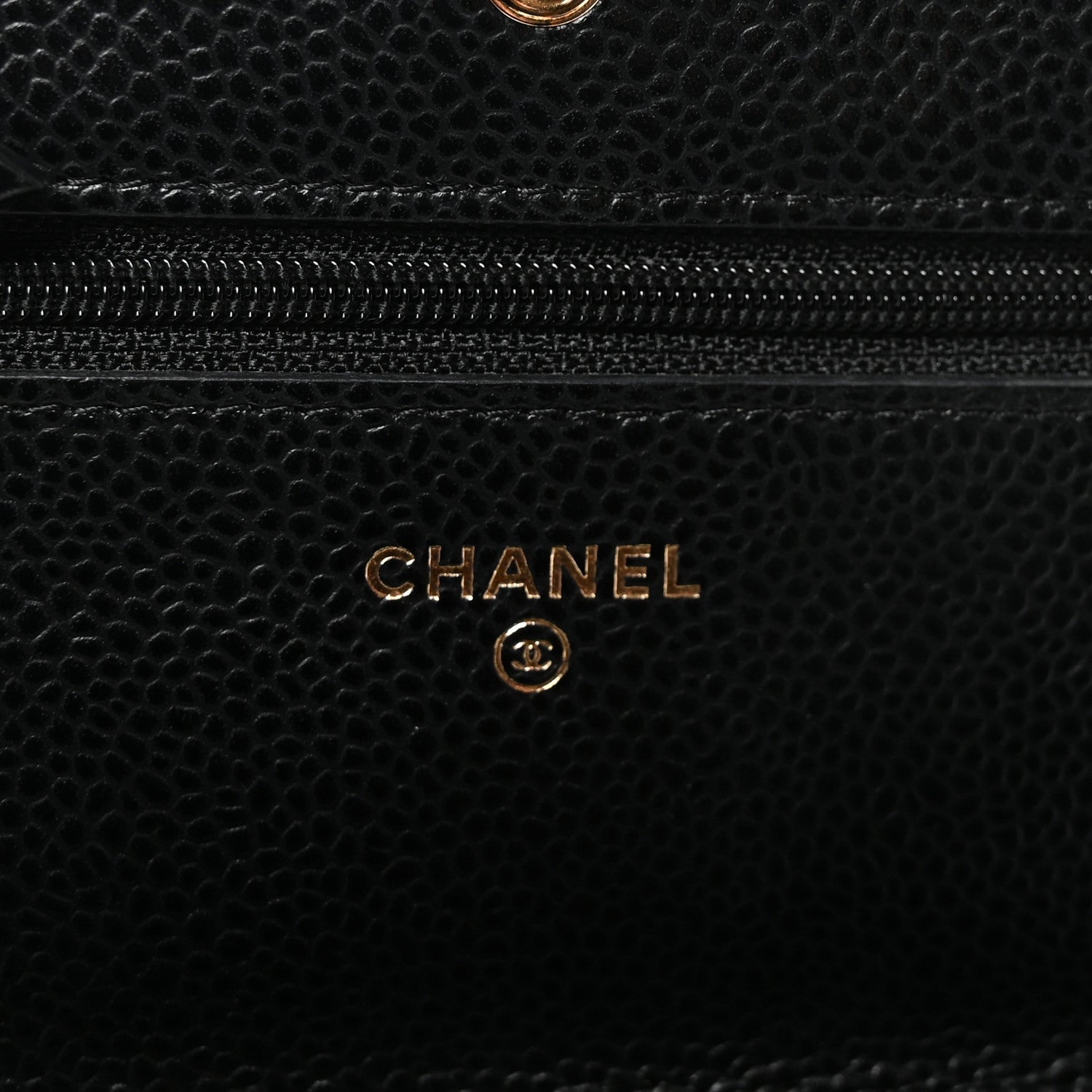 Caviar Quilted Wallet on Chain WOC Black