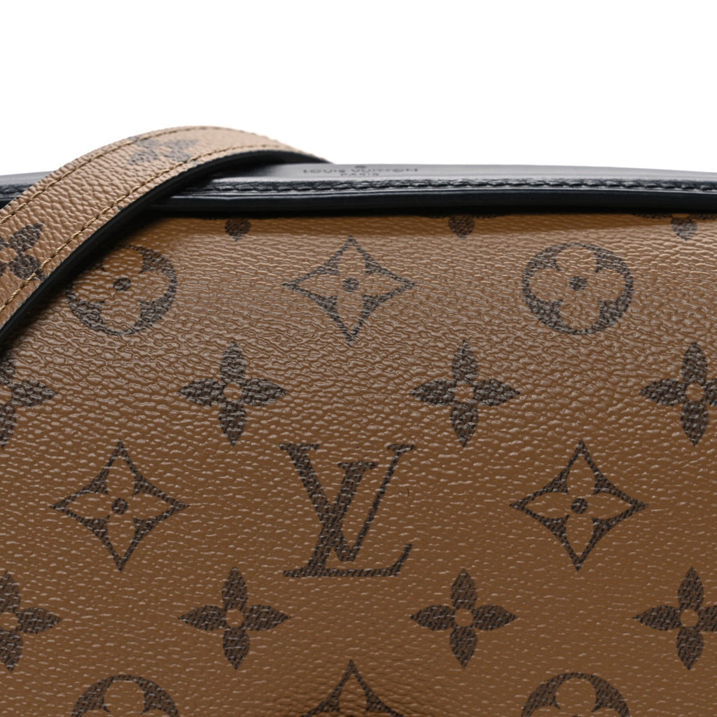 Reverse Monogram Pochette Metis