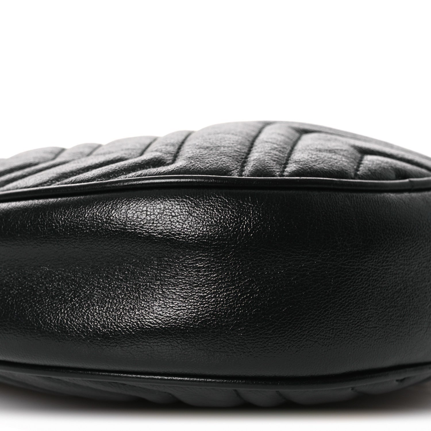 Azalea Calfskin Matelasse Heart Mini GG Marmont Round Shoulder Bag Black