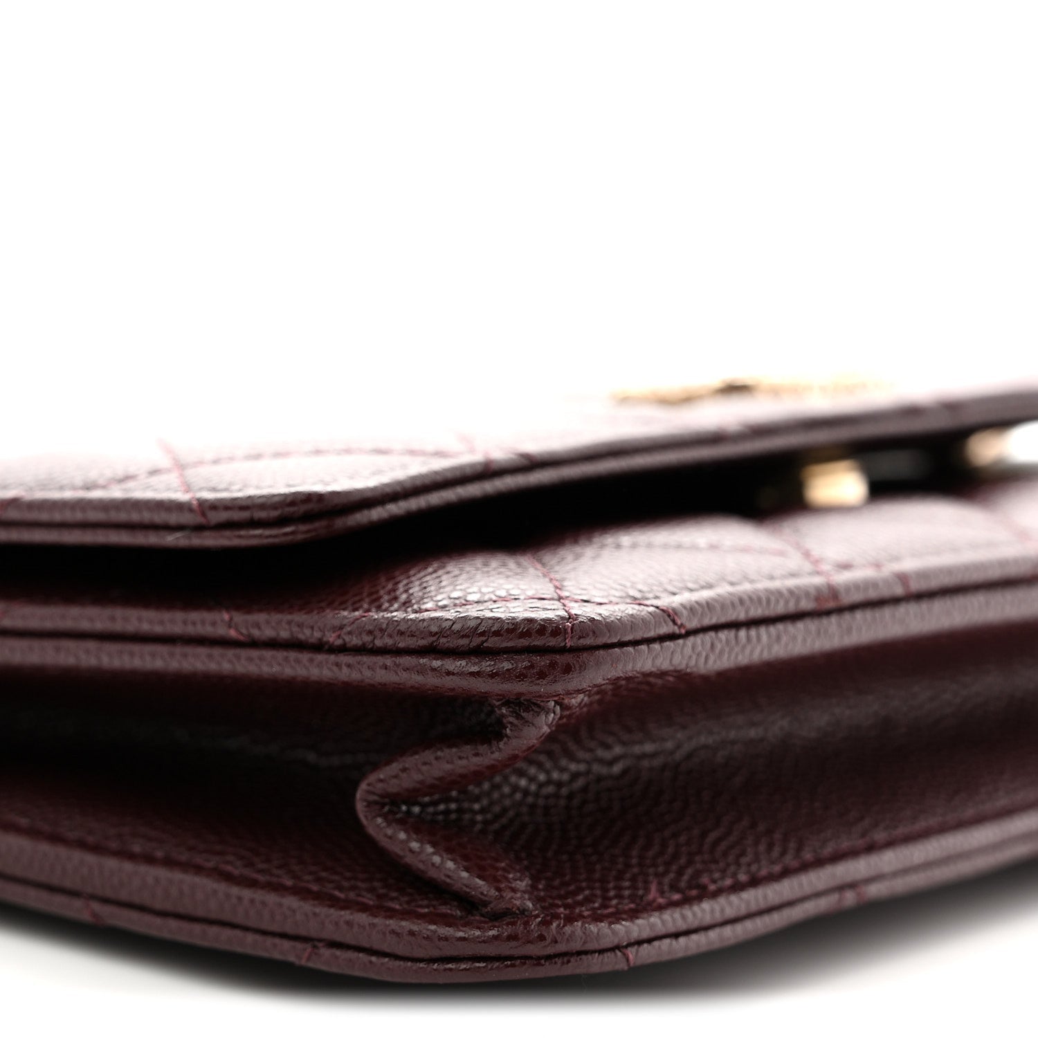 Shiny Caviar Quilted Strass Wallet On Chain WOC Bordeaux