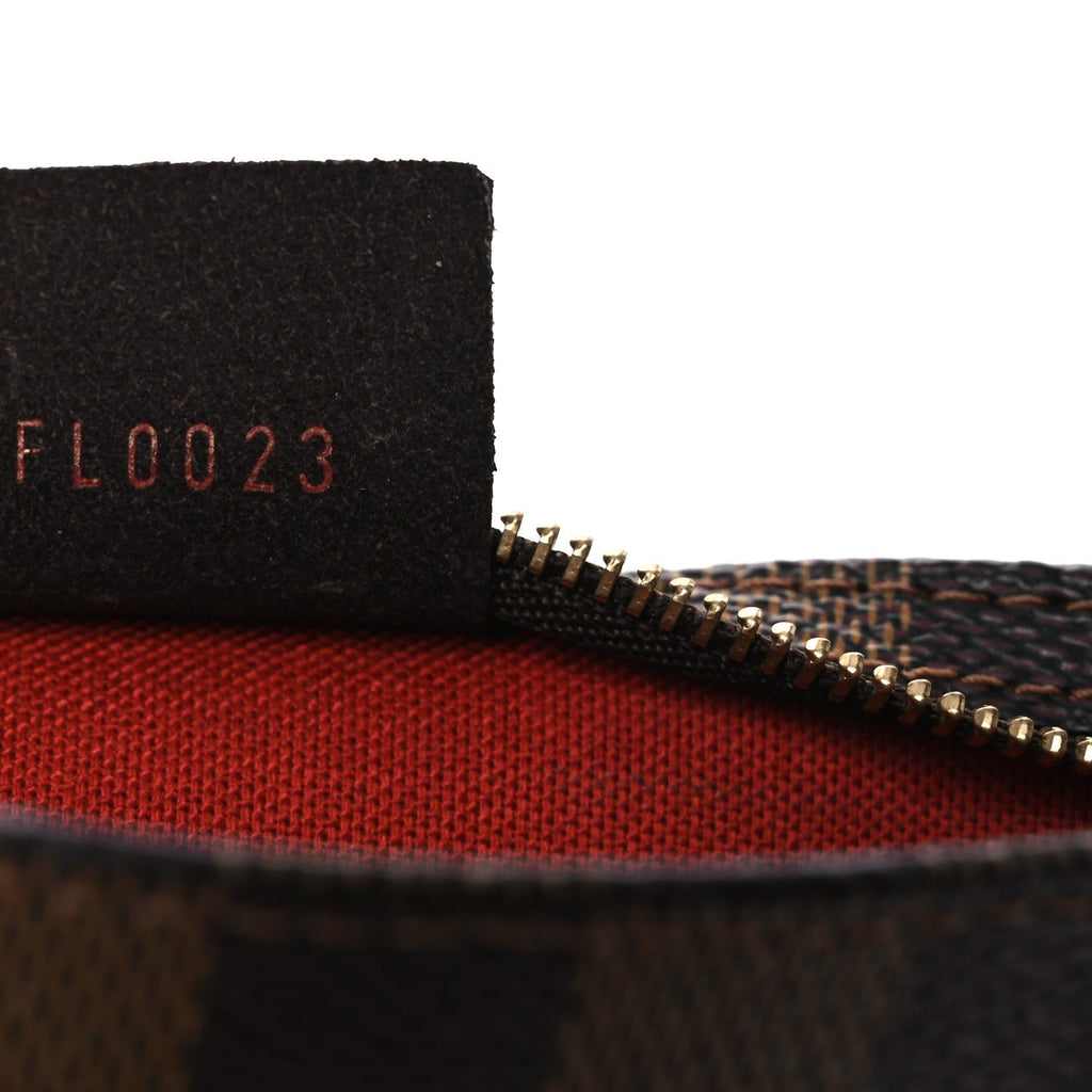 Damier Ebene Navona Pochette Accessories