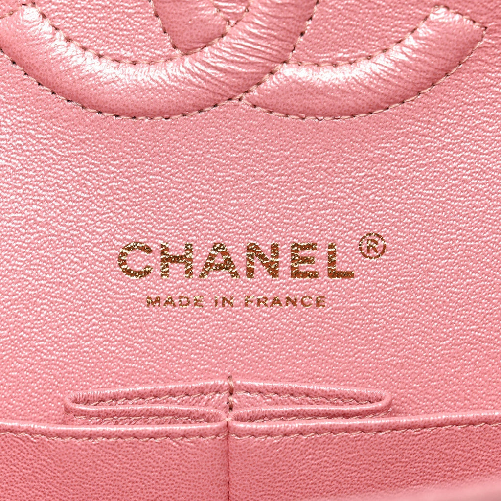 Iridescent Caviar Quilted Medium Double Flap Rose Pink