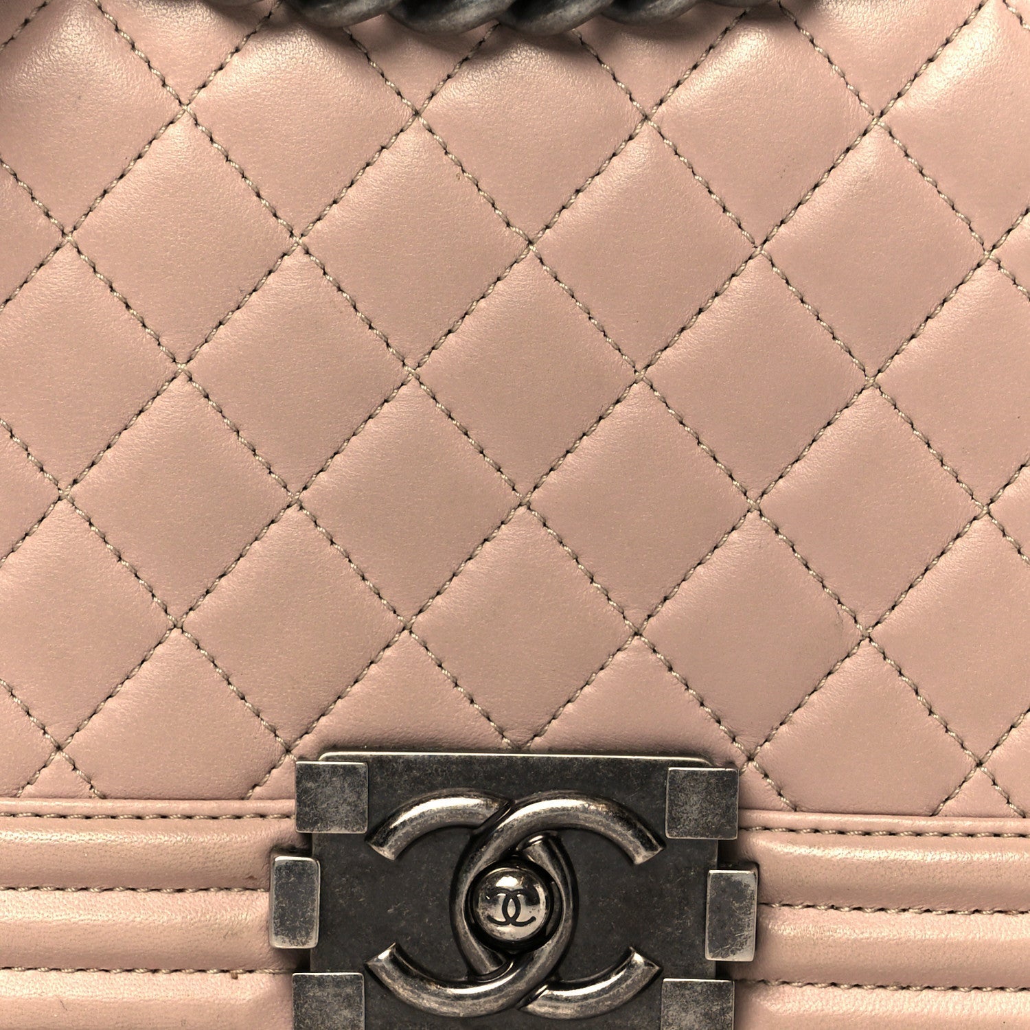 Lambskin Quilted Medium Boy Flap Light Pink
