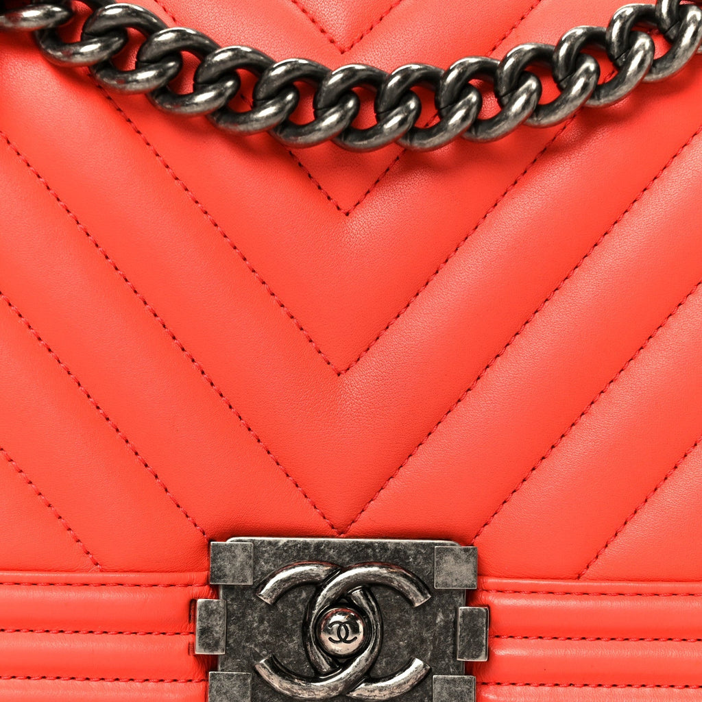 Lambskin Chevron Quilted Medium Boy Flap Red