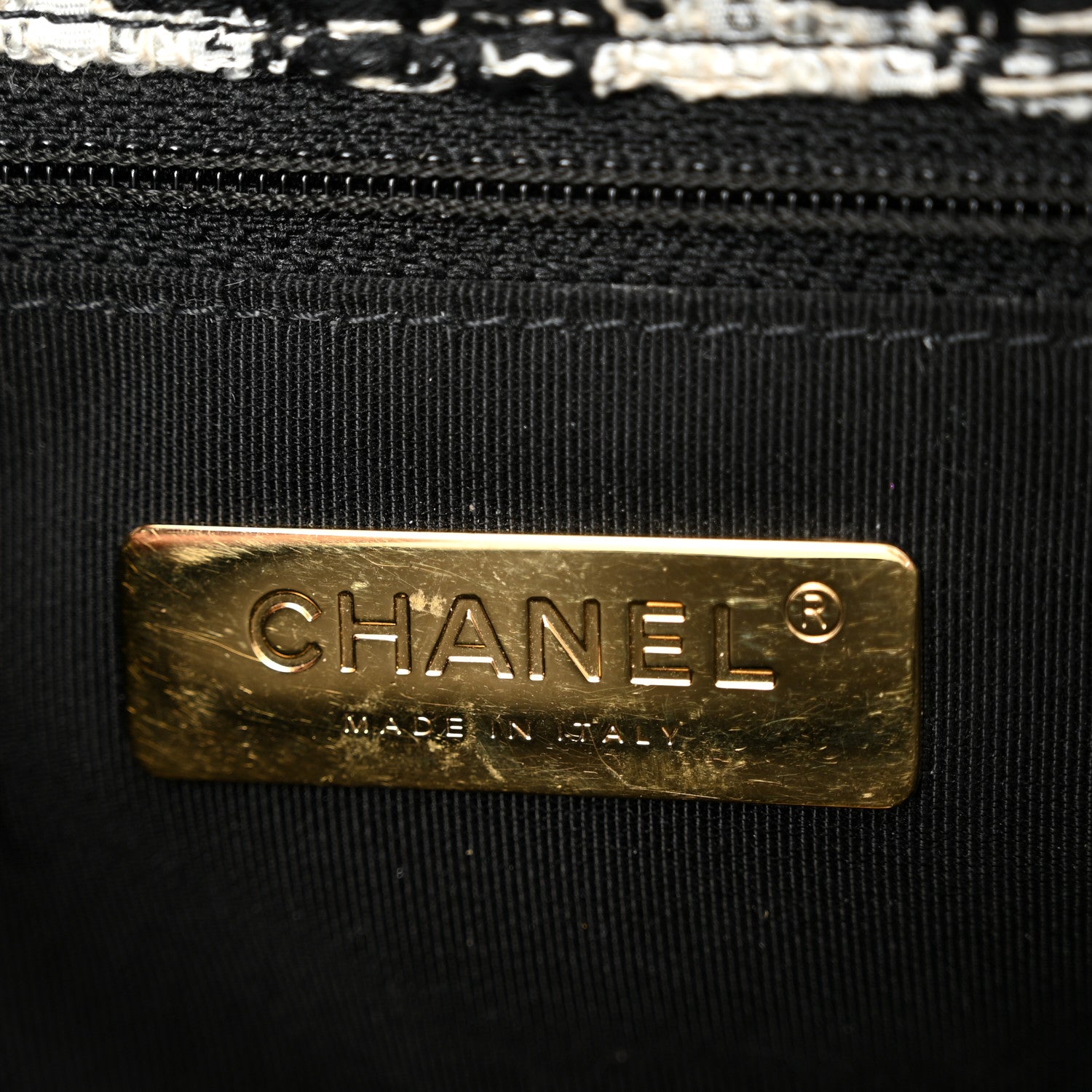 Tweed Quilted Medium Chanel 19 Flap Black Ecru White
