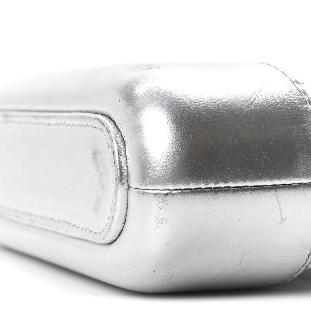 Metallic Lambskin Calfskin Quilted Small Gabrielle Clutch With Chain Silver