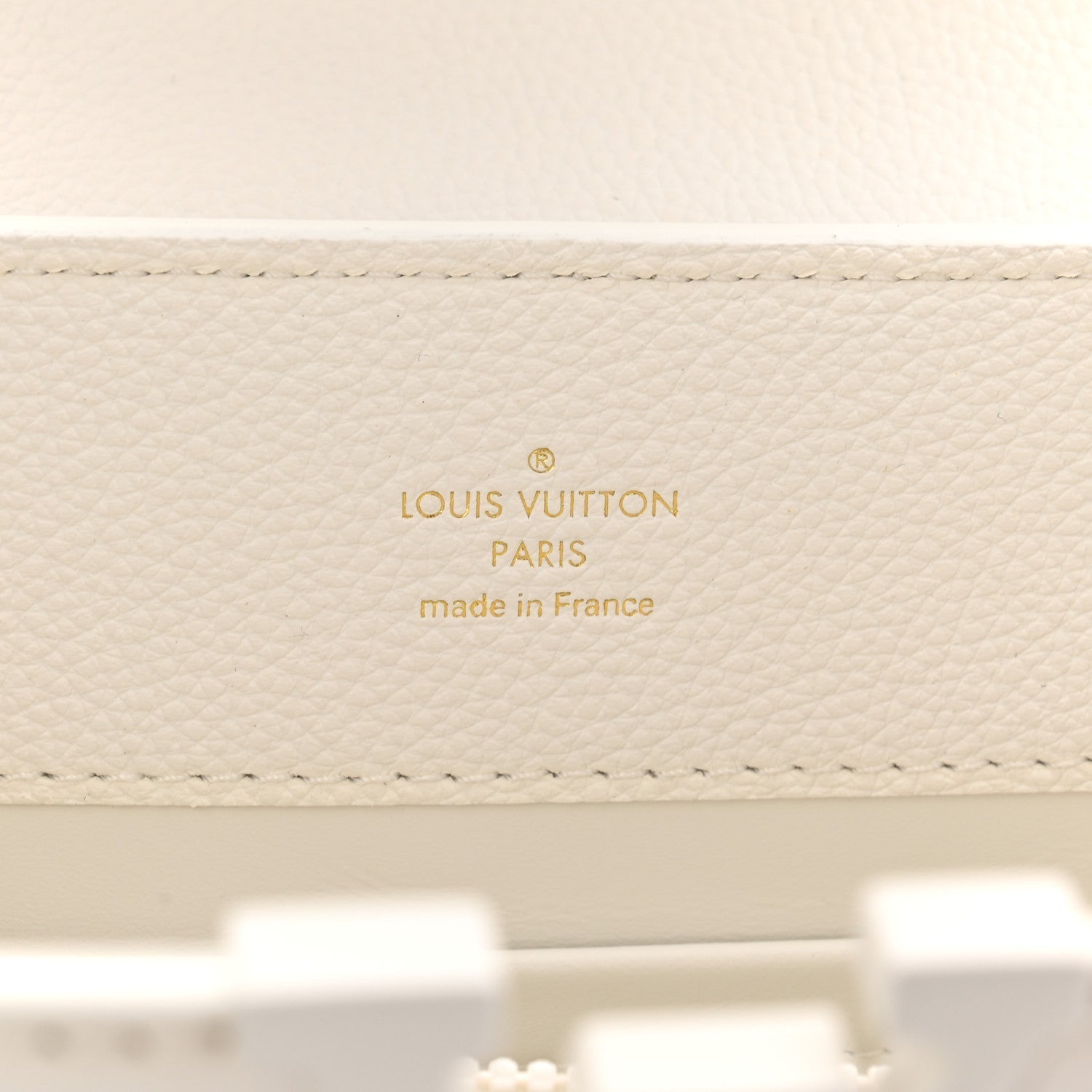 Taurillon Capucines East West MM Optic White