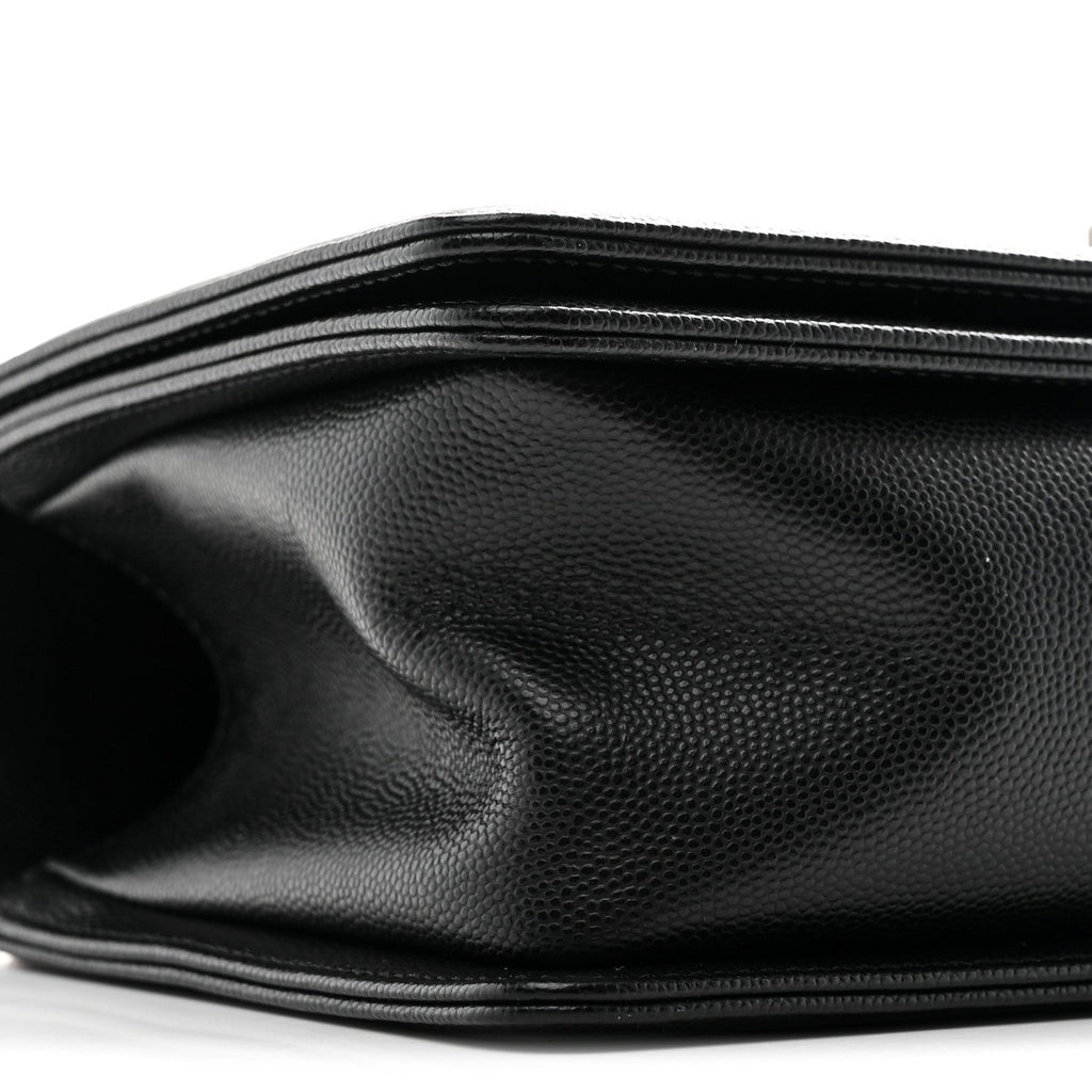 Caviar Quilted Medium Boy Flap Black