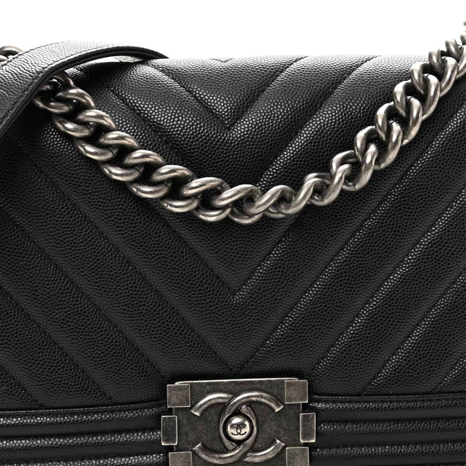 Caviar Chevron Quilted Medium Boy Flap Black