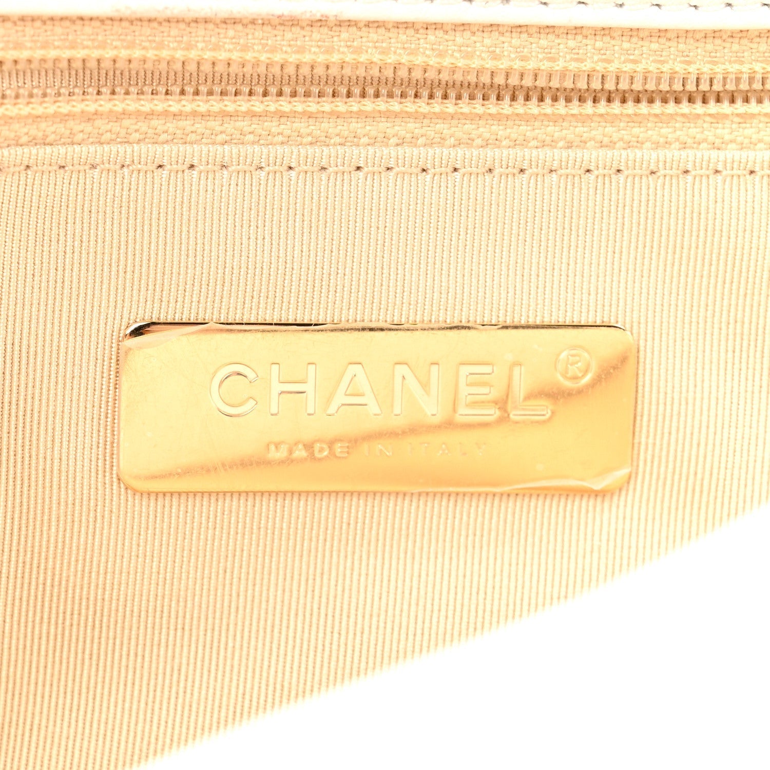 Goatskin Quilted Medium Chanel 19 Flap White