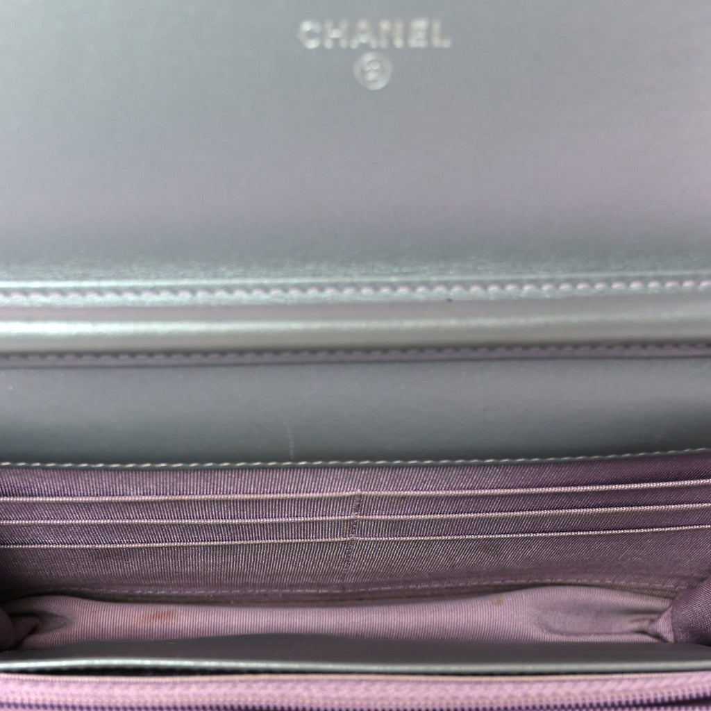Iridescent Lambskin Quilted Reissue Wallet On Chain WOC Light Purple