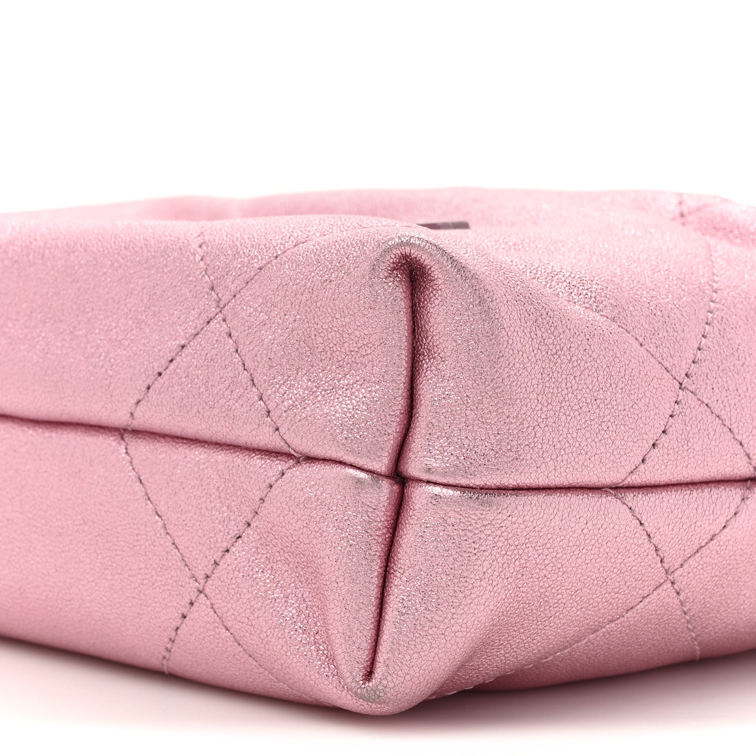 Metallic Lambskin Lacquered Monochrome Quilted Mini Chanel 22 Pink