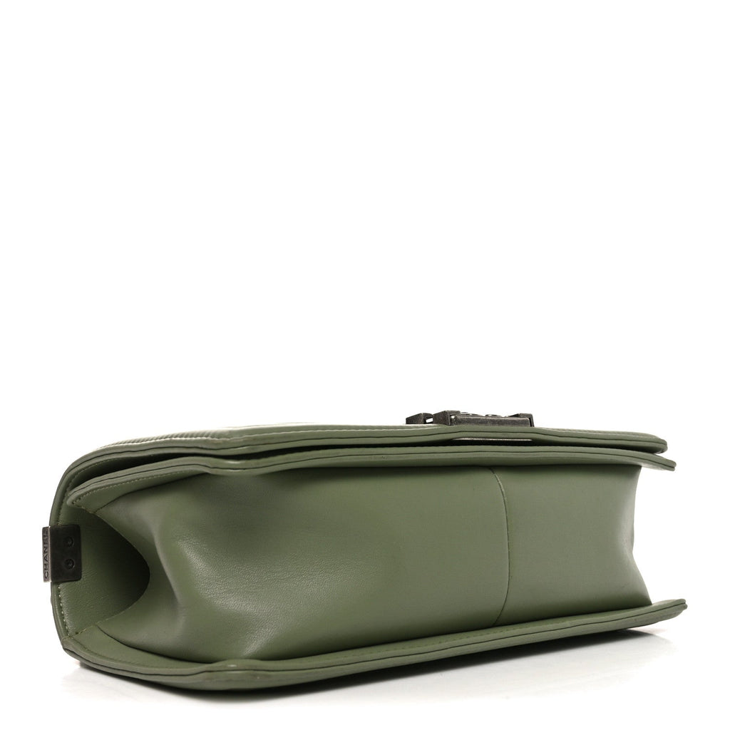 Calfskin Chevron Quilted Medium Boy Flap Green