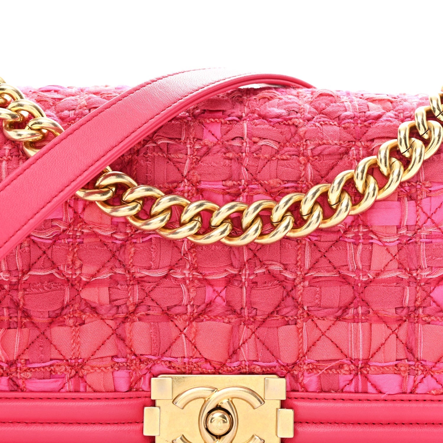Lambskin Tweed Medium Boy Flap Fuchsia
