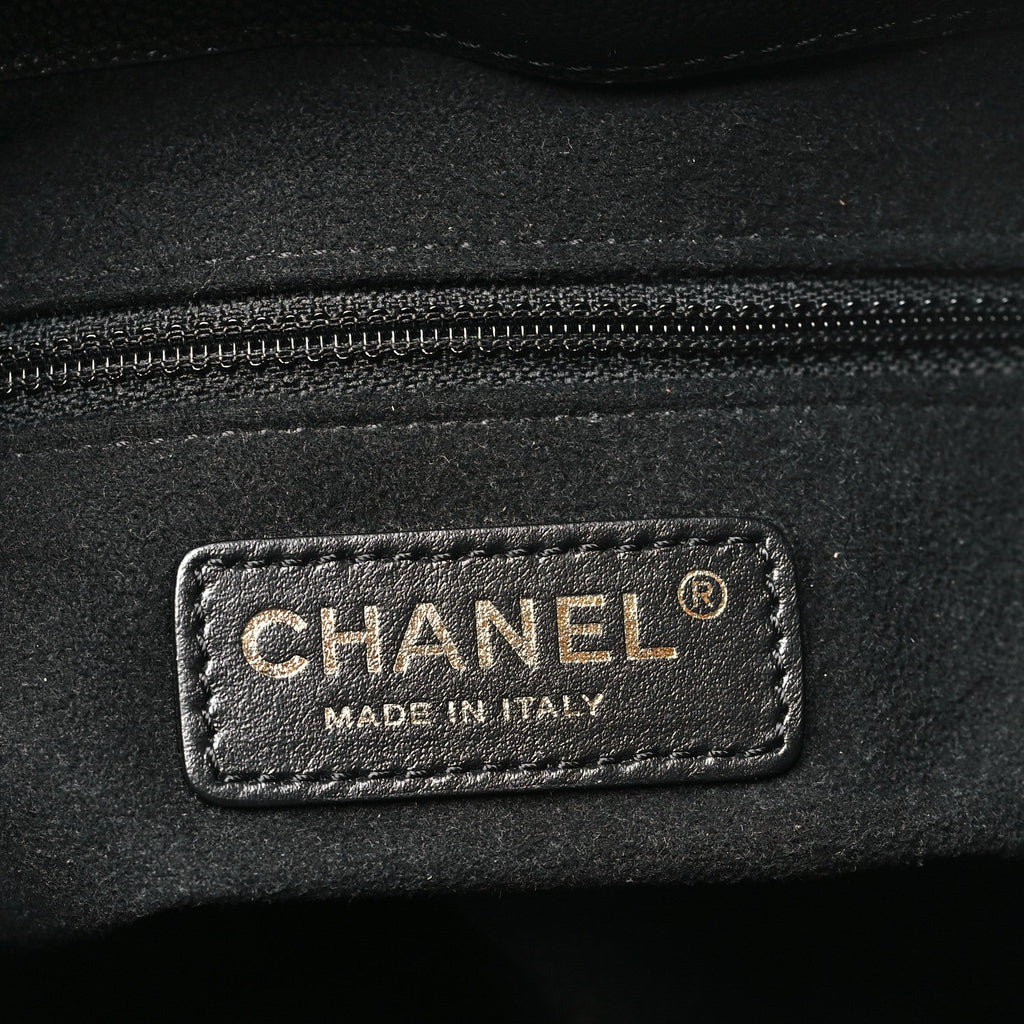 Caviar Deauville Drawstring Bucket Bag Black