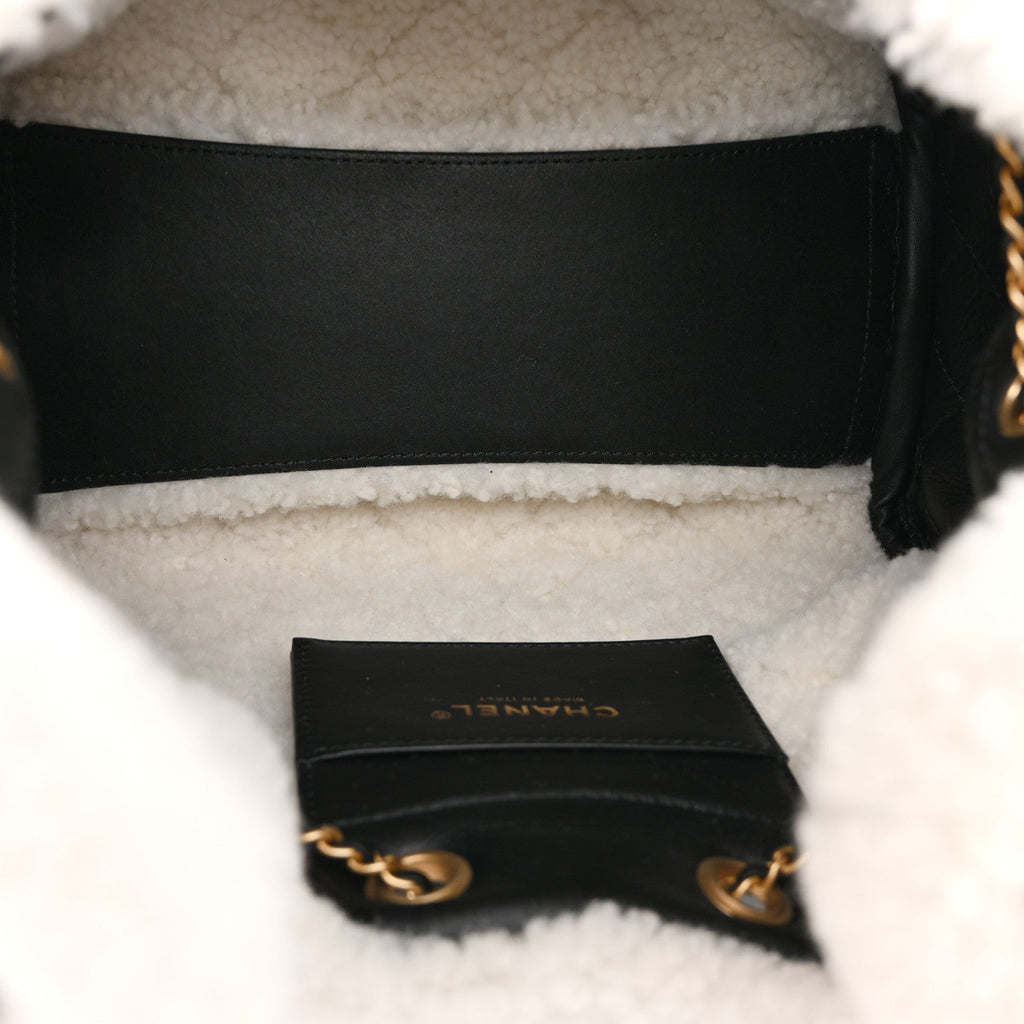 Crumpled Sheepskin Shearling Quilted Small Chanel 25 Handbag Black White