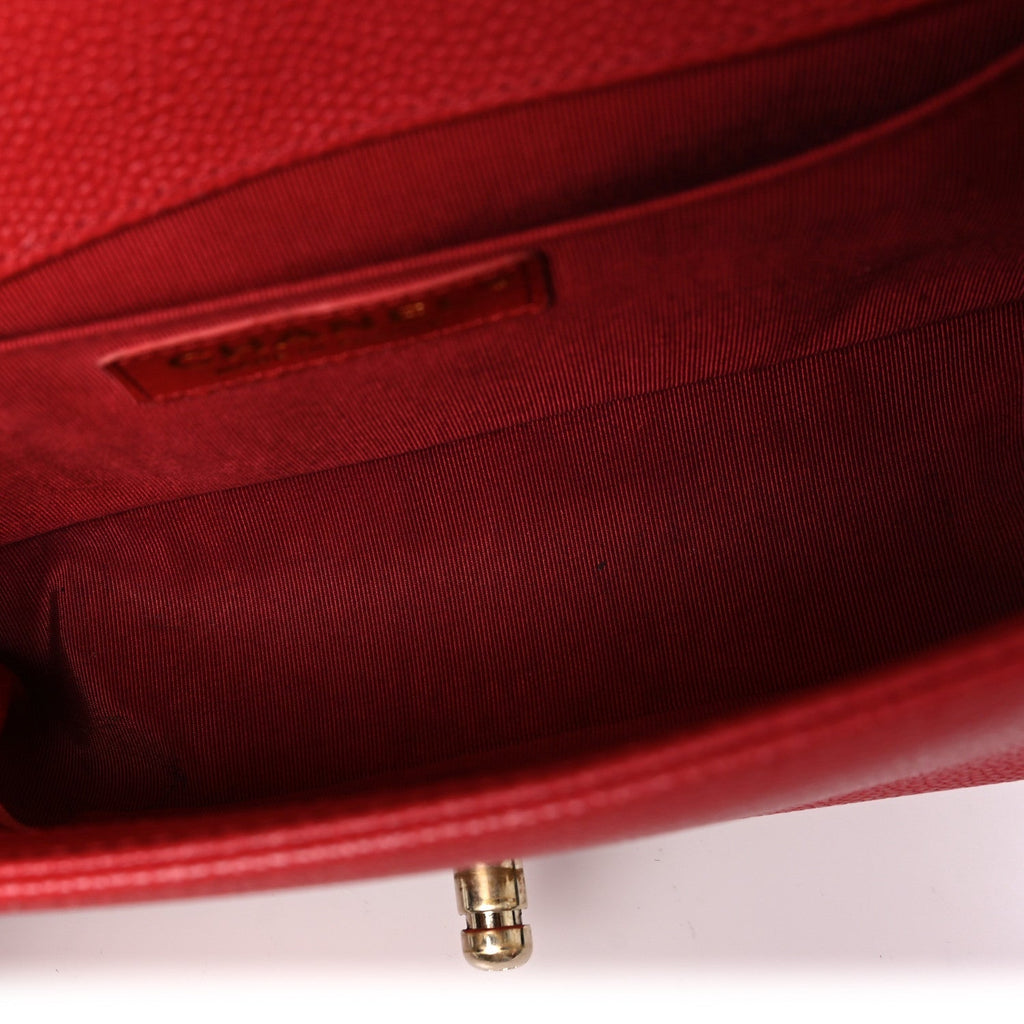 Caviar Quilted Medium Boy Flap Red