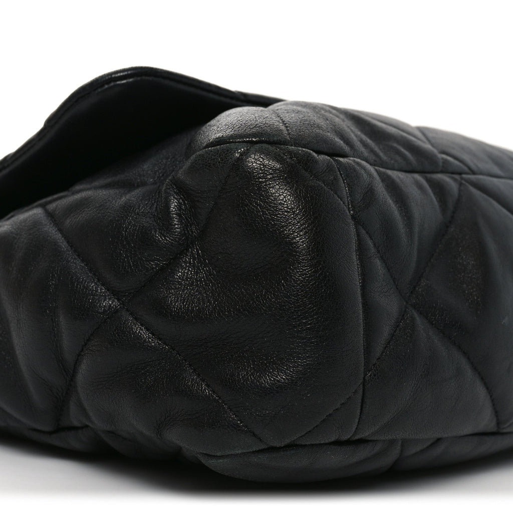 Lambskin Quilted Maxi Chanel 19 Flap Black