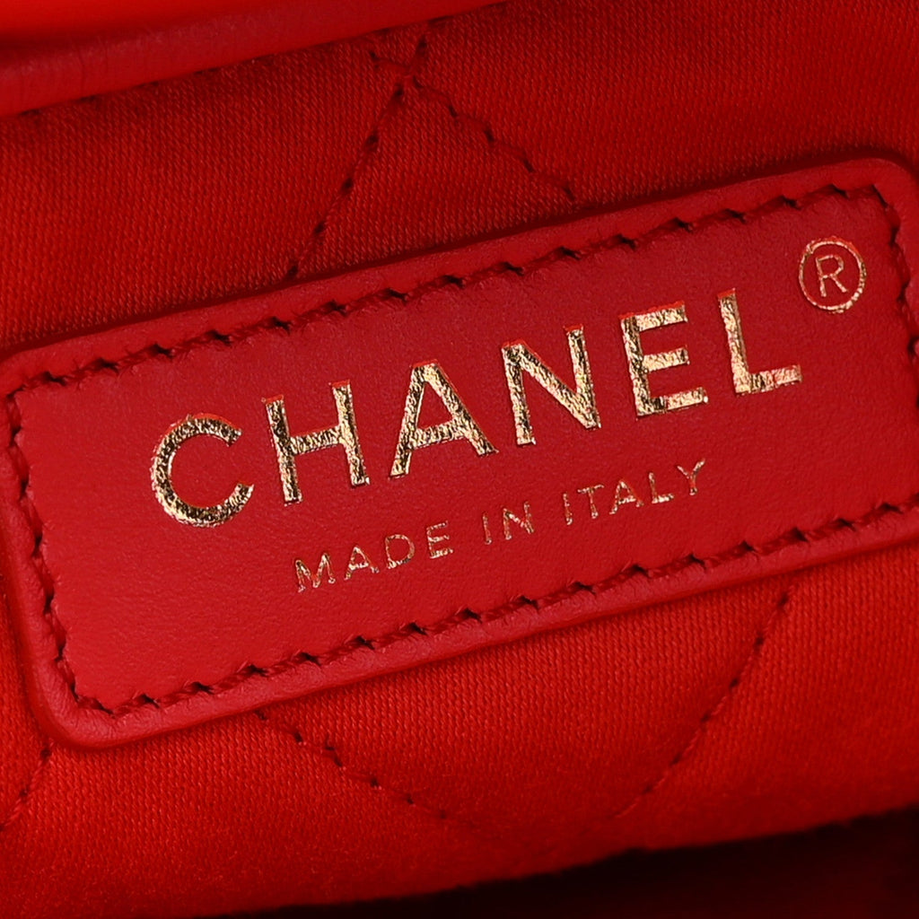 Shiny Calfskin Stitched Quilted Small Chanel 22 Red