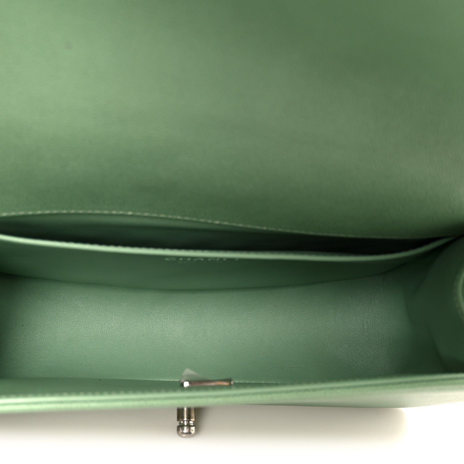 Caviar Quilted Medium Boy Flap Green