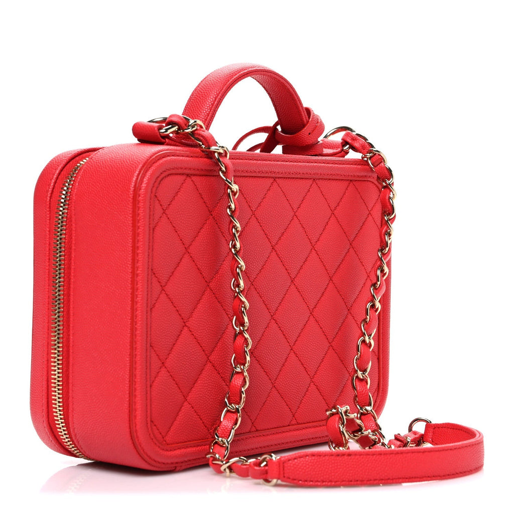 Caviar Quilted Medium CC Filigree Vanity Case Red