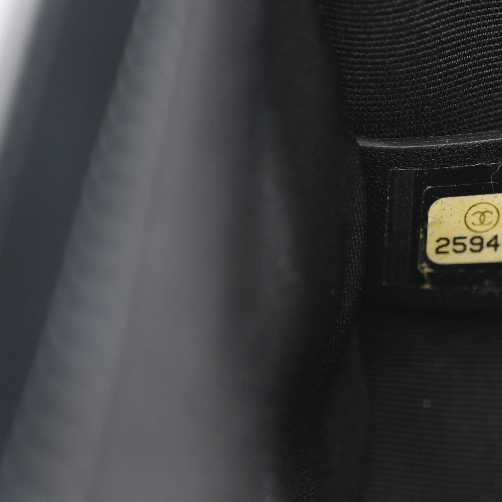 Caviar Quilted Medium Boy Flap Black