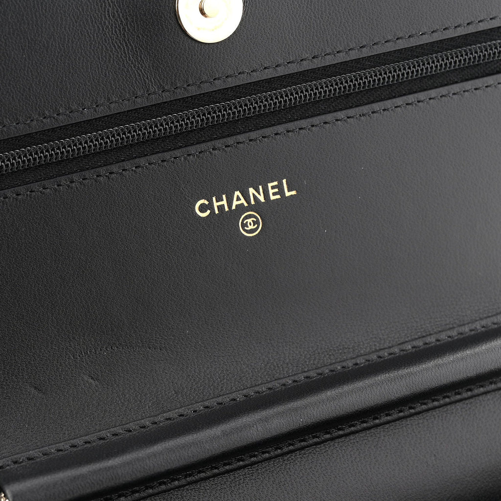 Lambskin Quilted Enamel CC Wallet On Chain WOC Black