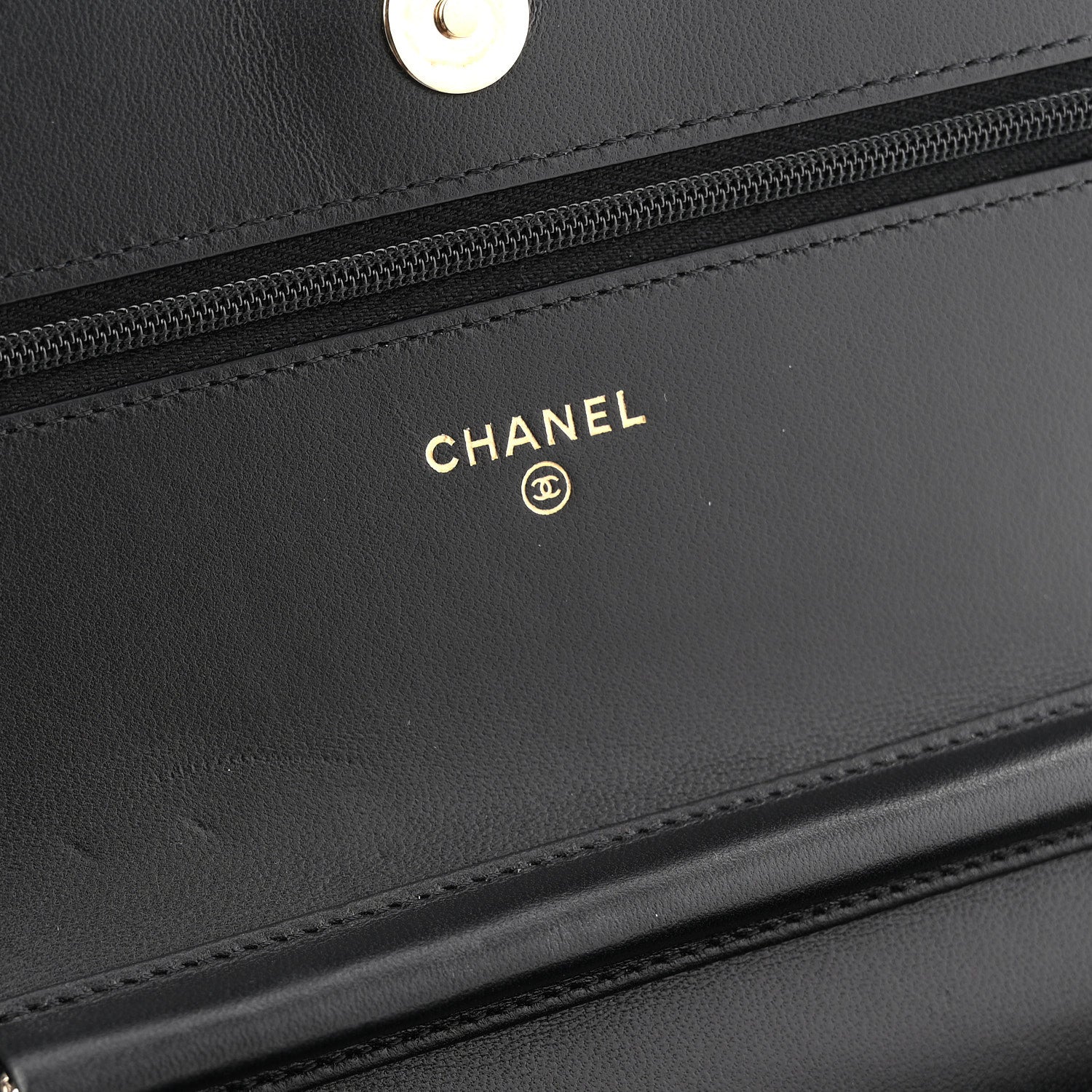 Lambskin Quilted Enamel CC Wallet On Chain WOC Black