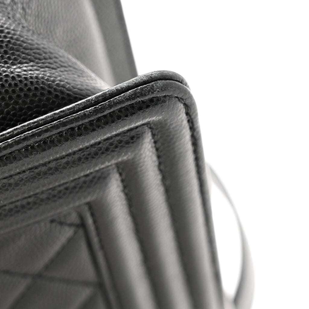 Caviar Quilted Medium Boy Flap Black