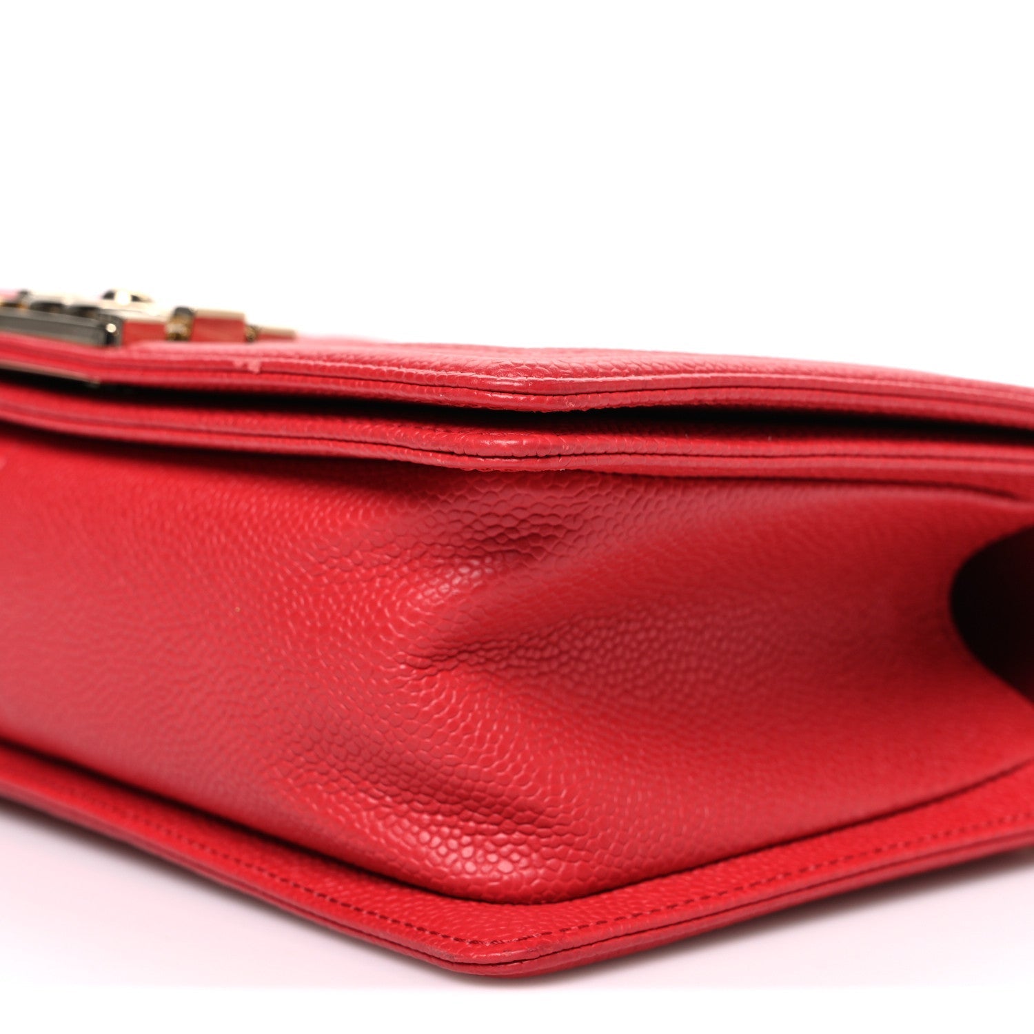Caviar Quilted Medium Boy Flap Red
