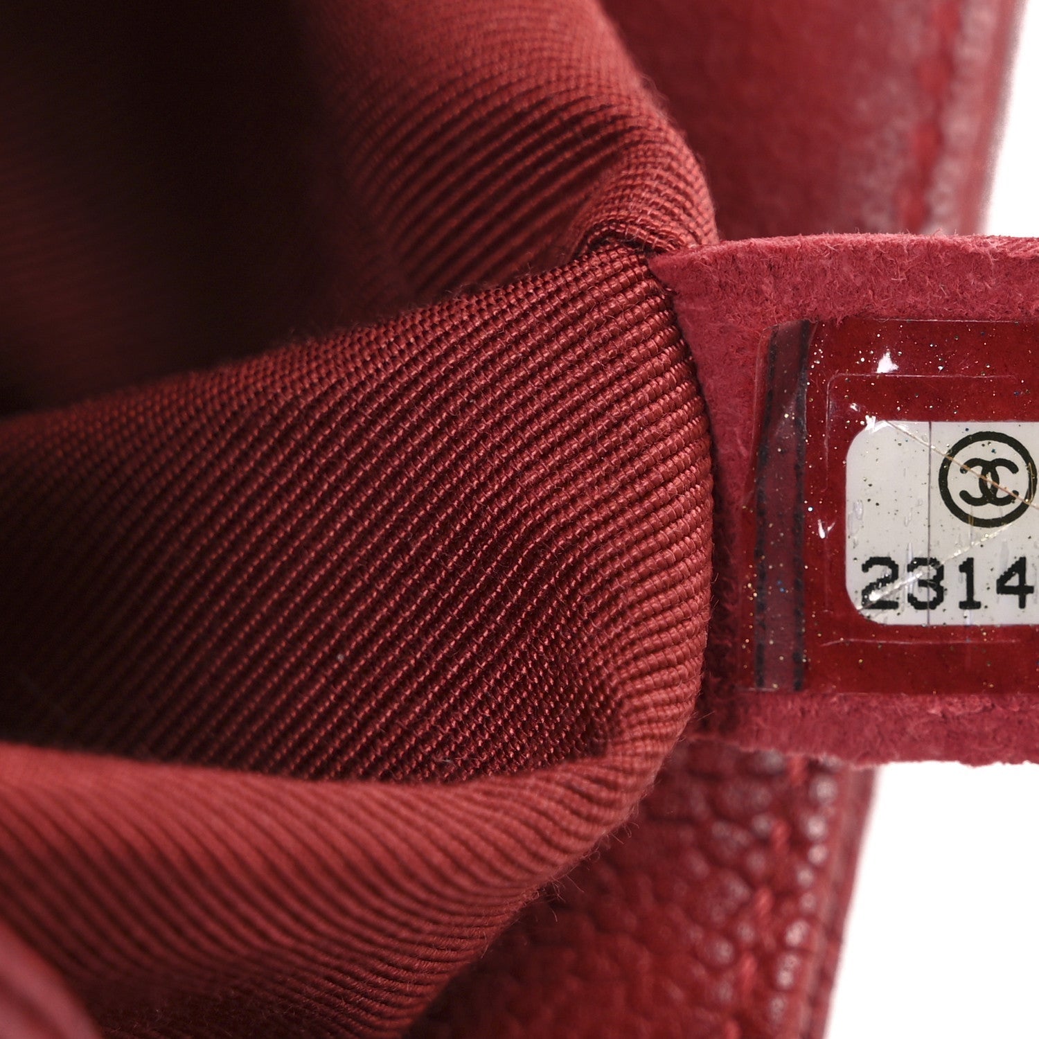 Caviar Quilted Medium Boy Flap Red