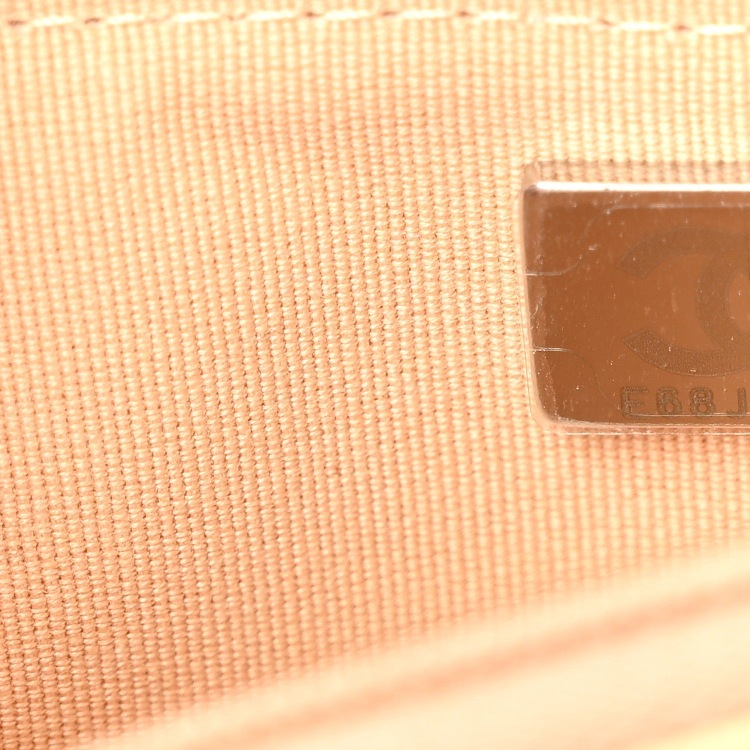 Caviar Quilted Wallet on Chain WOC Beige