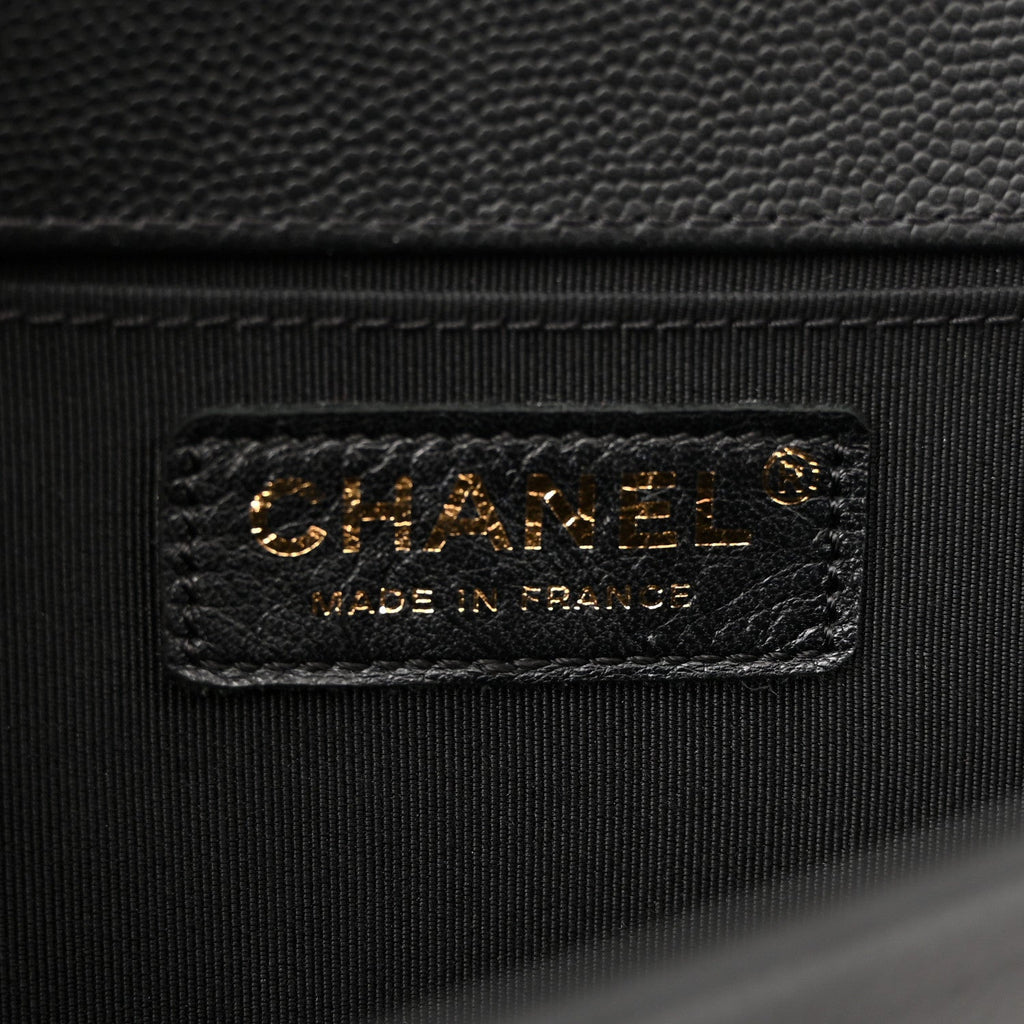 Caviar Quilted Medium Boy Flap Black